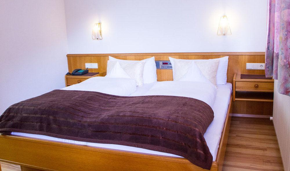 Collina Hotel Garni Nauders Exterior photo
