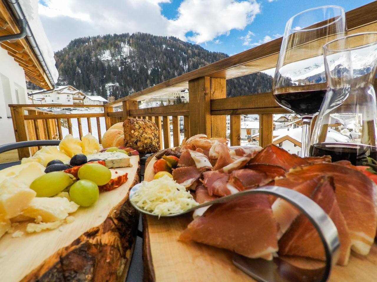 Collina Hotel Garni Nauders Exterior photo